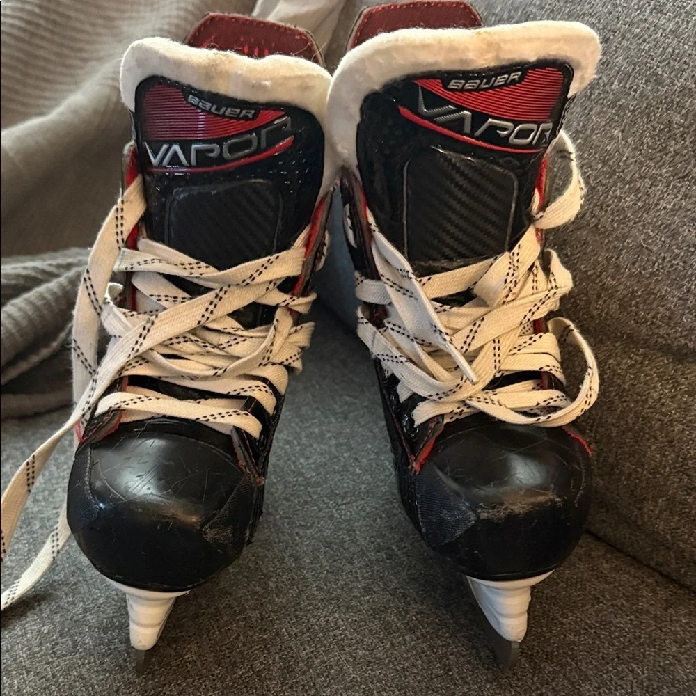 Bauer X2.7 Vapor Black and White Ice Hockey Skates with Red Accents Size Y12 - Picture 3 of 7